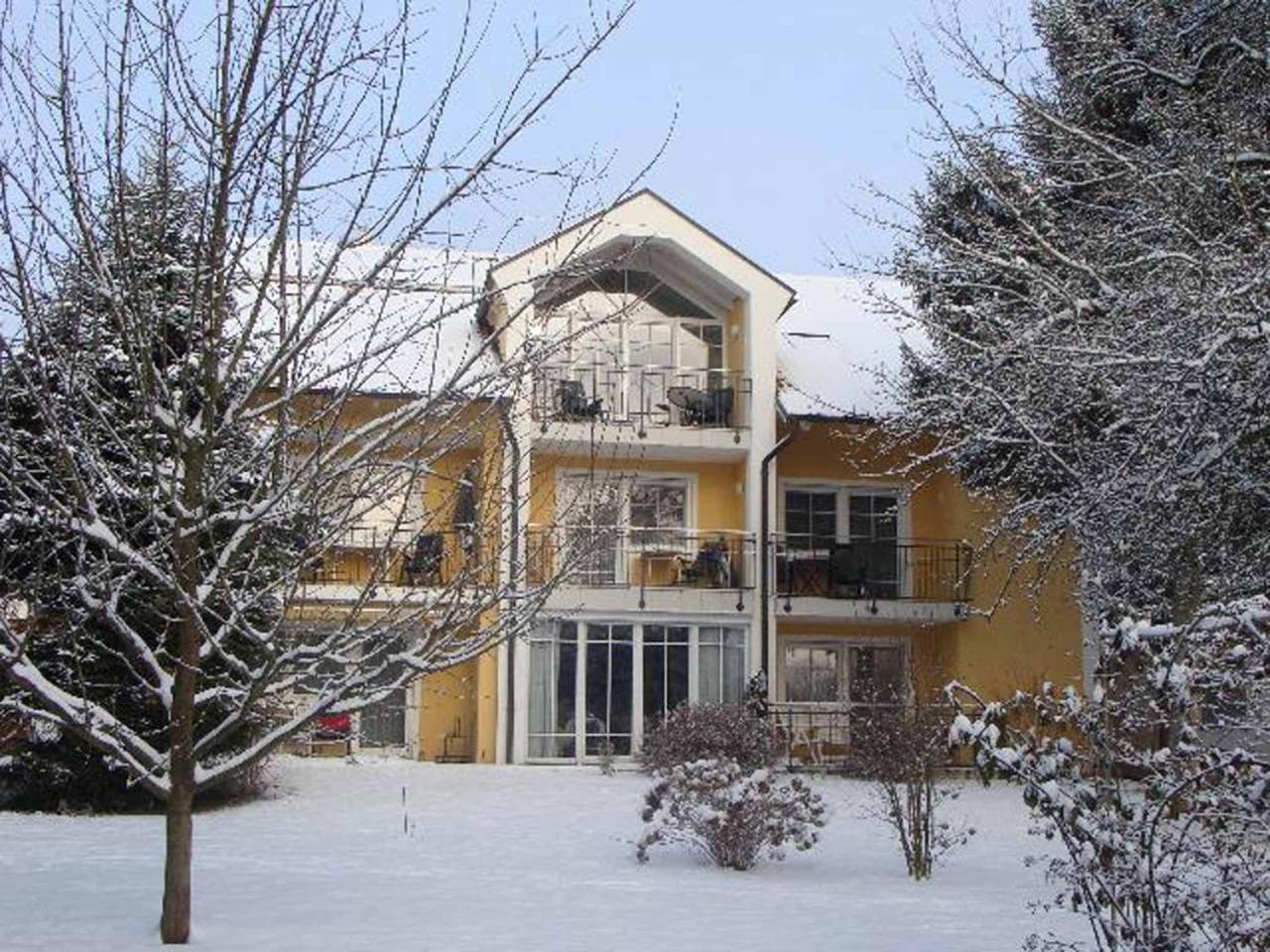 Appartementhaus Loewenzahn บาดฟึสซิง ภายนอก รูปภาพ